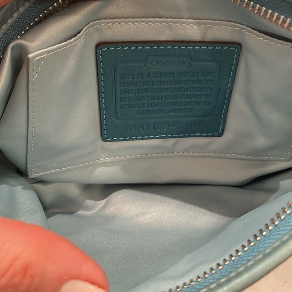 Coach Green Patent Leather Wristlet – Good Condition - Picture 4 of 4